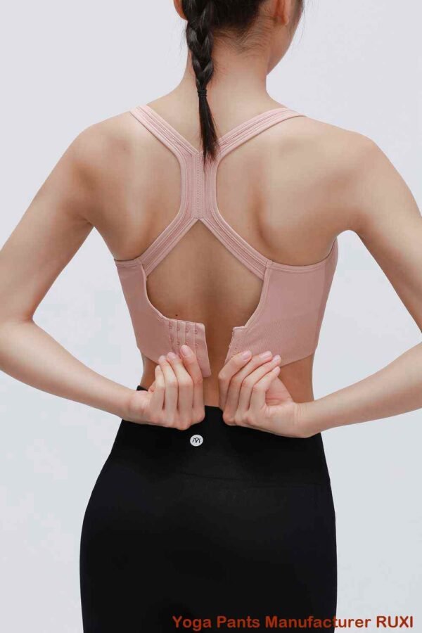 Pantalones cortos de entrenamiento de color rosa intenso