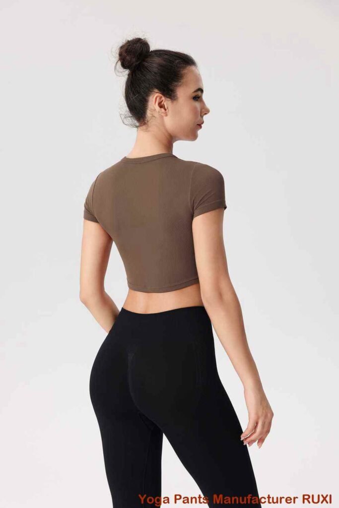 Lindos conjuntos de yoga para mujeres elegantes y cómodos