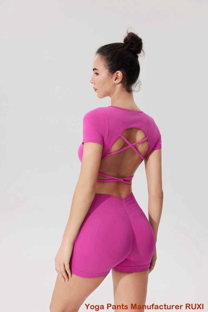 pantalones cortos de entrenamiento de color verde lima